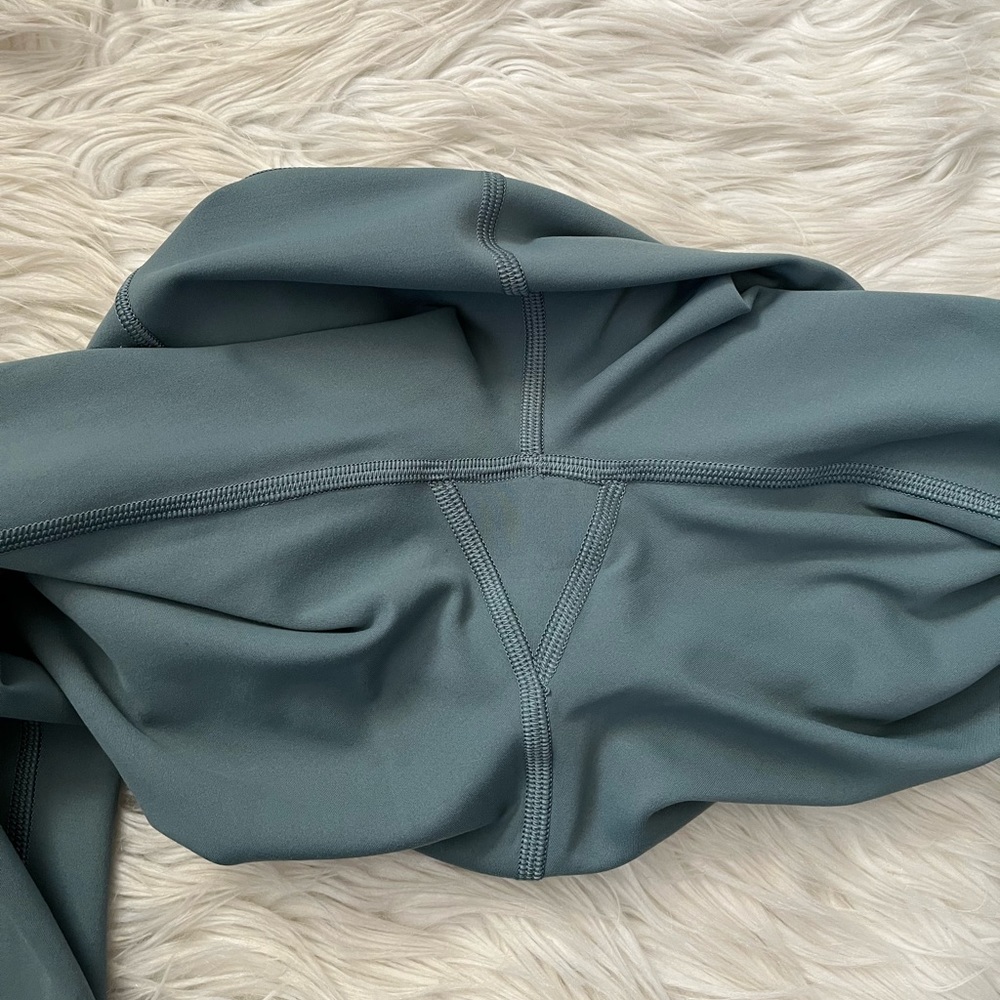 {Lululemon} In Movement 7/8 Tight Everlux in Green - Women's 2 - Picture 10 of 13